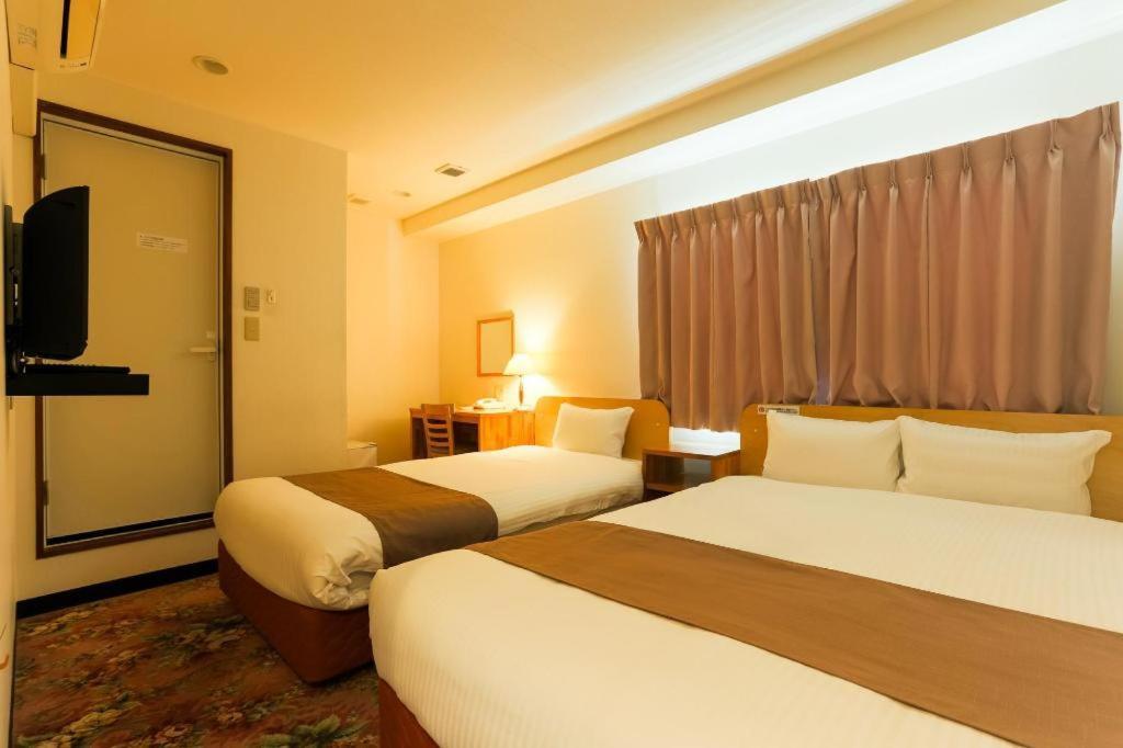 Hotel Bougainvillea Minowa Tokyo Bagian luar foto